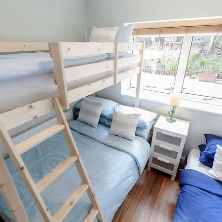 3 Bedroom Garden Flat - Central Location ロンドン エクステリア 写真