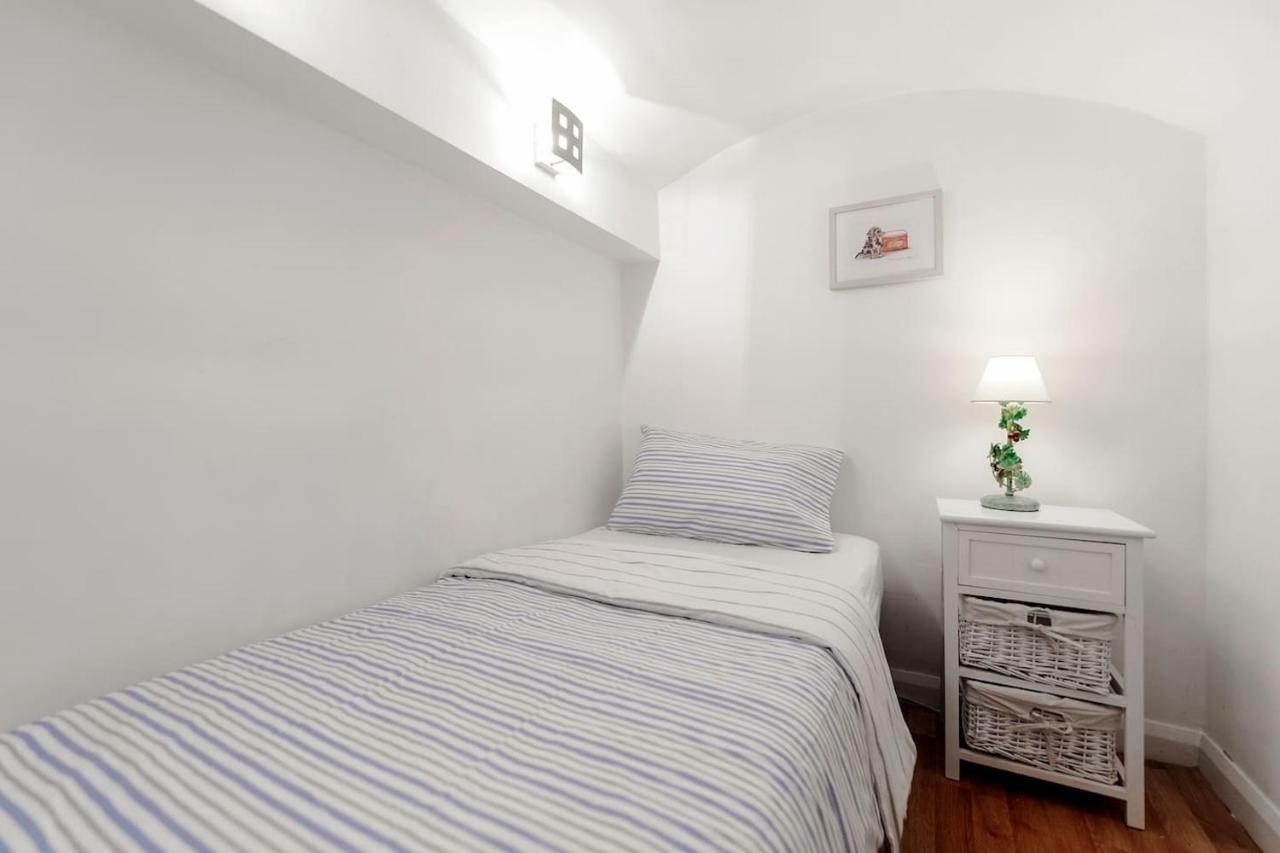 3 Bedroom Garden Flat - Central Location ロンドン エクステリア 写真