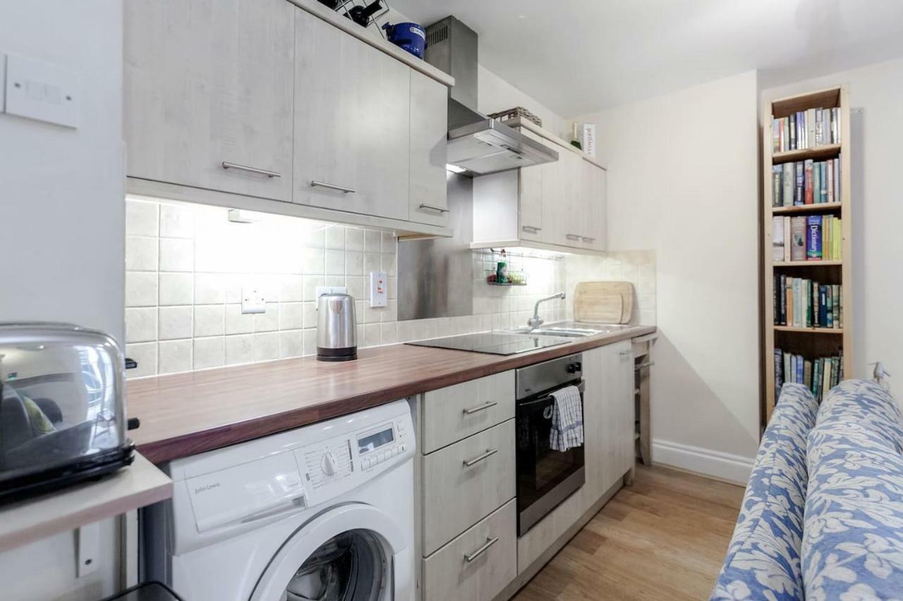 3 Bedroom Garden Flat - Central Location ロンドン エクステリア 写真