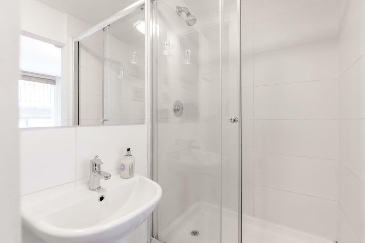 3 Bedroom Garden Flat - Central Location ロンドン エクステリア 写真
